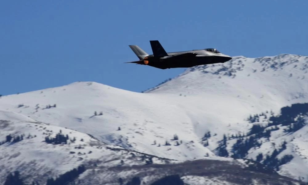 «Δει δη χρημάτων»! Φθηνά μαχητικά πάνω από Rafales, Typhoons και F-35 για αδύναμα πορτοφόλια